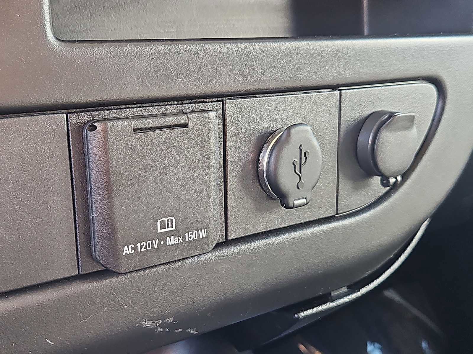 Used 2016 Chevrolet Express 2500 image 16