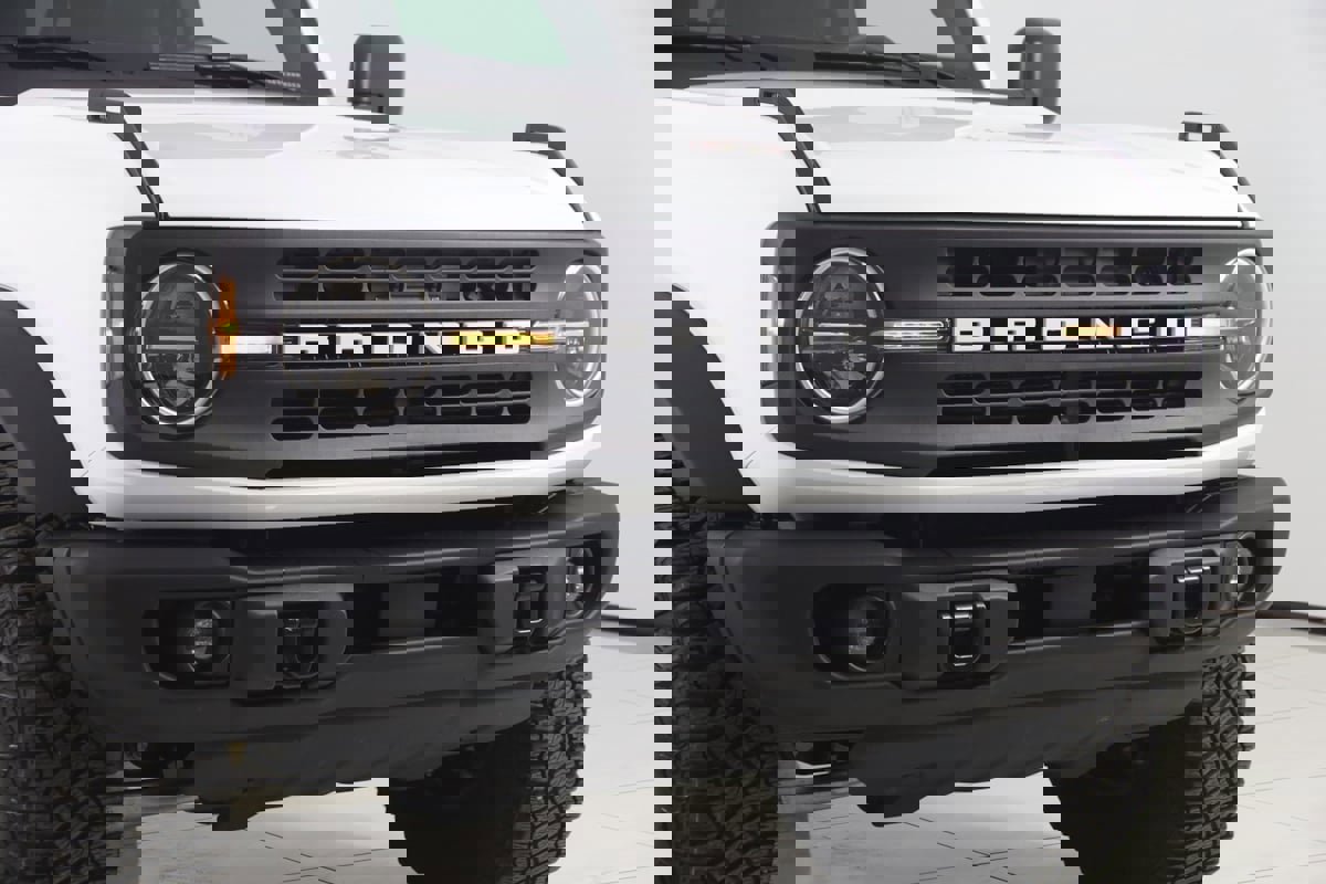 Used 2024 Ford Bronco Black Diamond w/ Sasquatch Package image 43