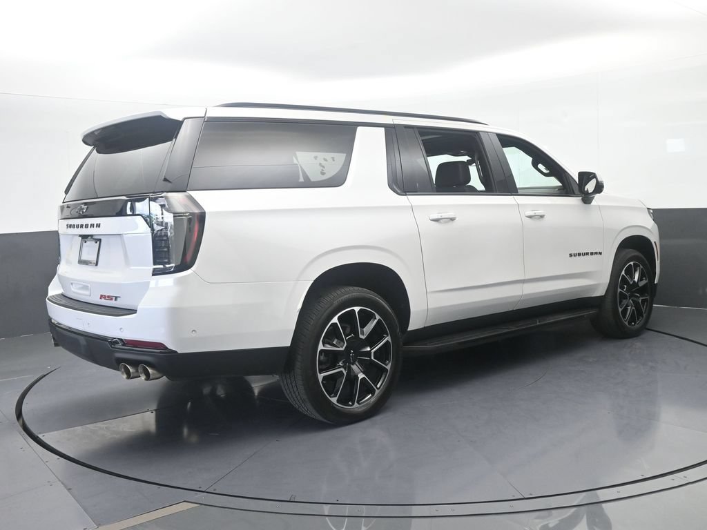 Used 2025 Chevrolet Suburban RST w/ Comfort Package RWD image 6