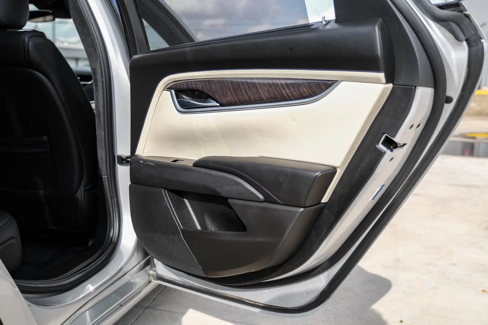 Used 2015 Cadillac XTS Platinum AWD/4WD image 36