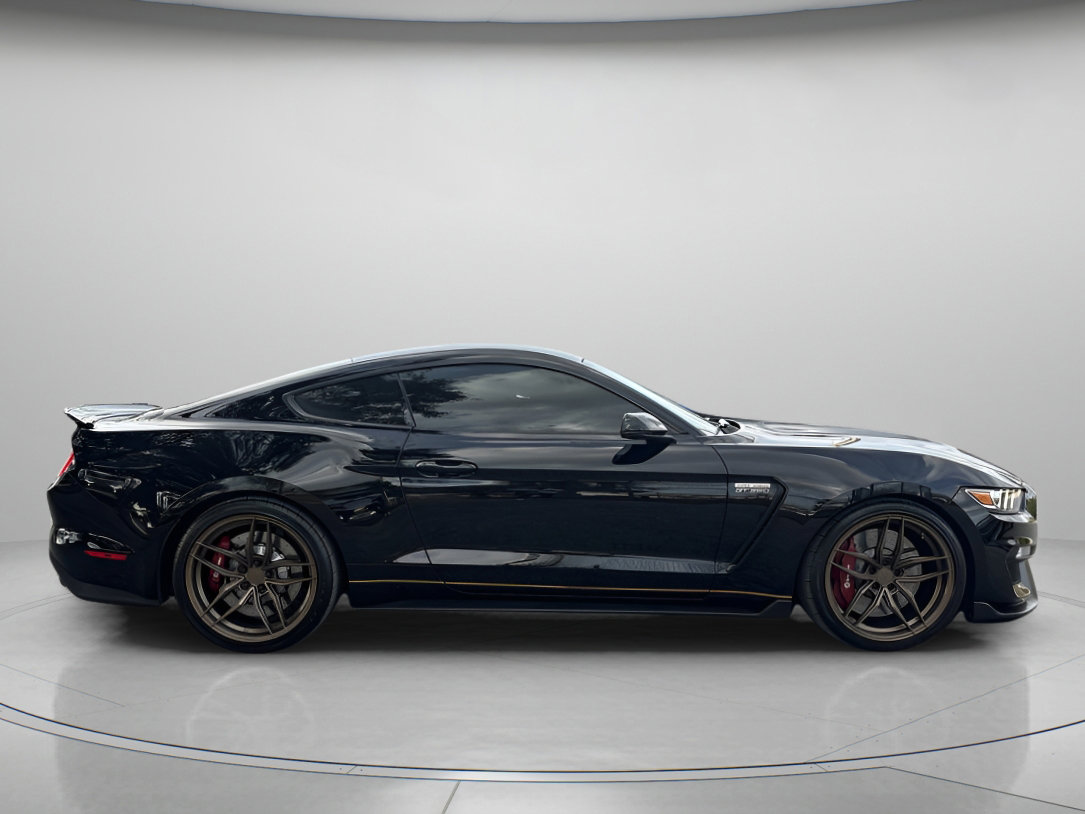 Used 2017 Ford Mustang Shelby GT350 image 2