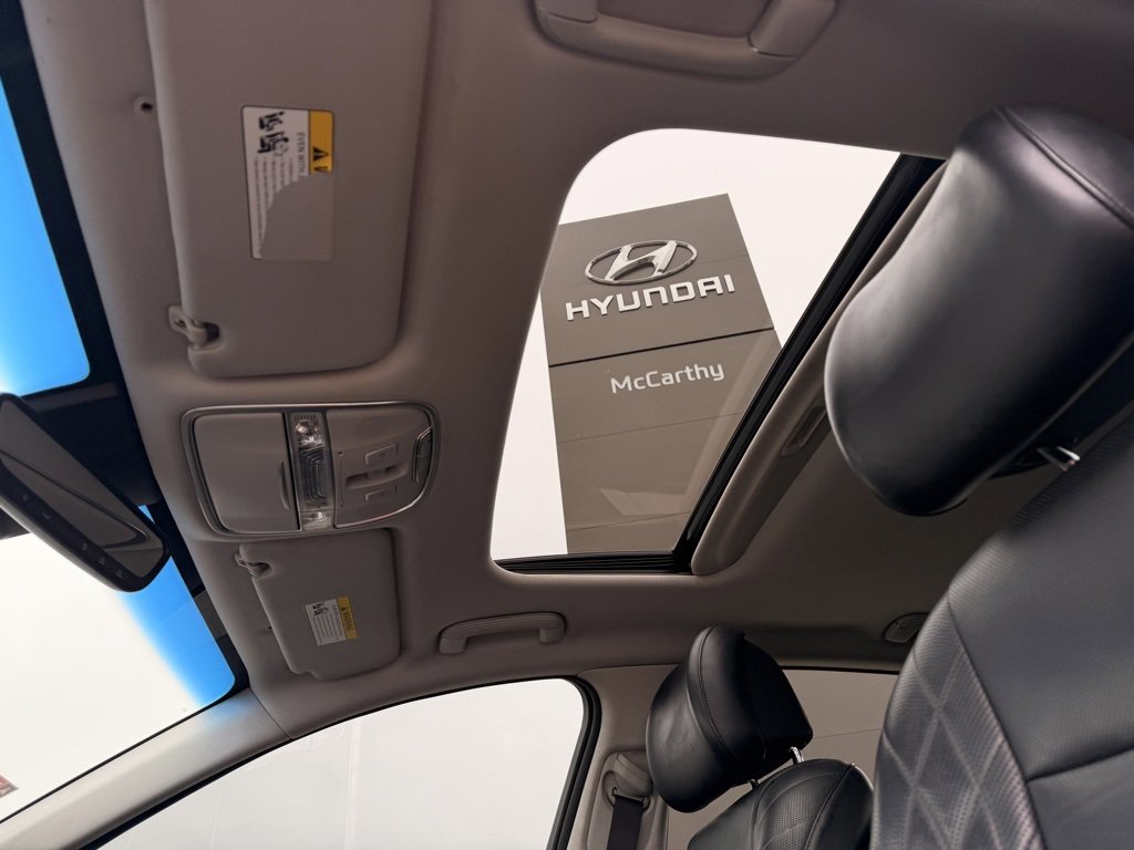 Used 2020 Kia K900 Luxury image 2