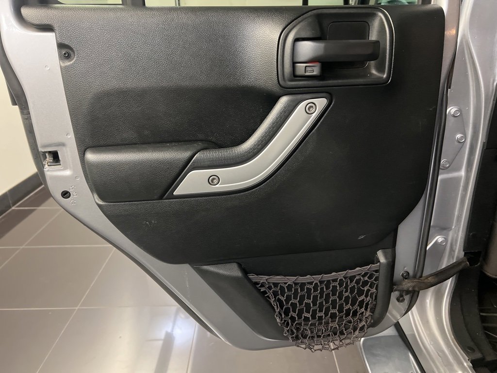 Used 2018 Jeep Wrangler Unlimited Sahara image 19