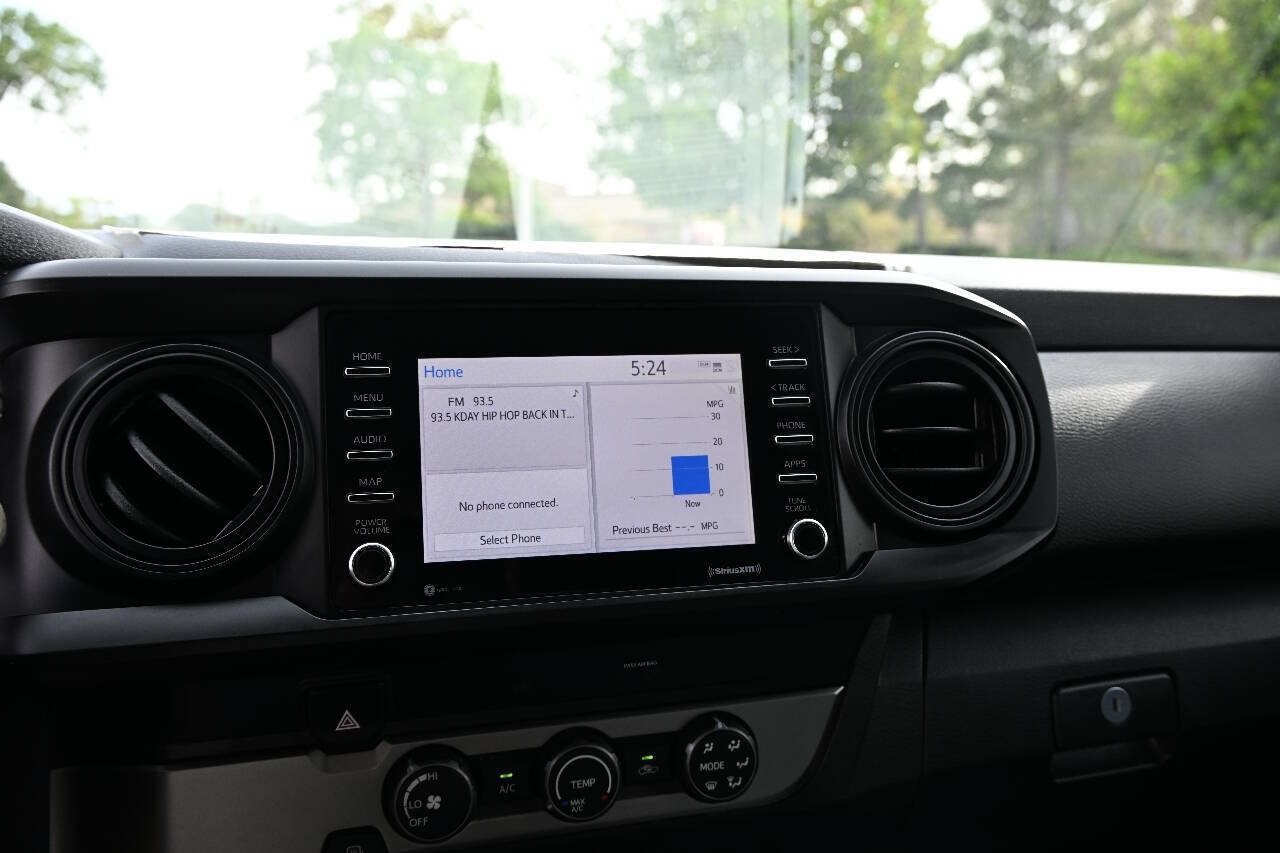 Used 2020 Toyota Tacoma SR RWD image 16