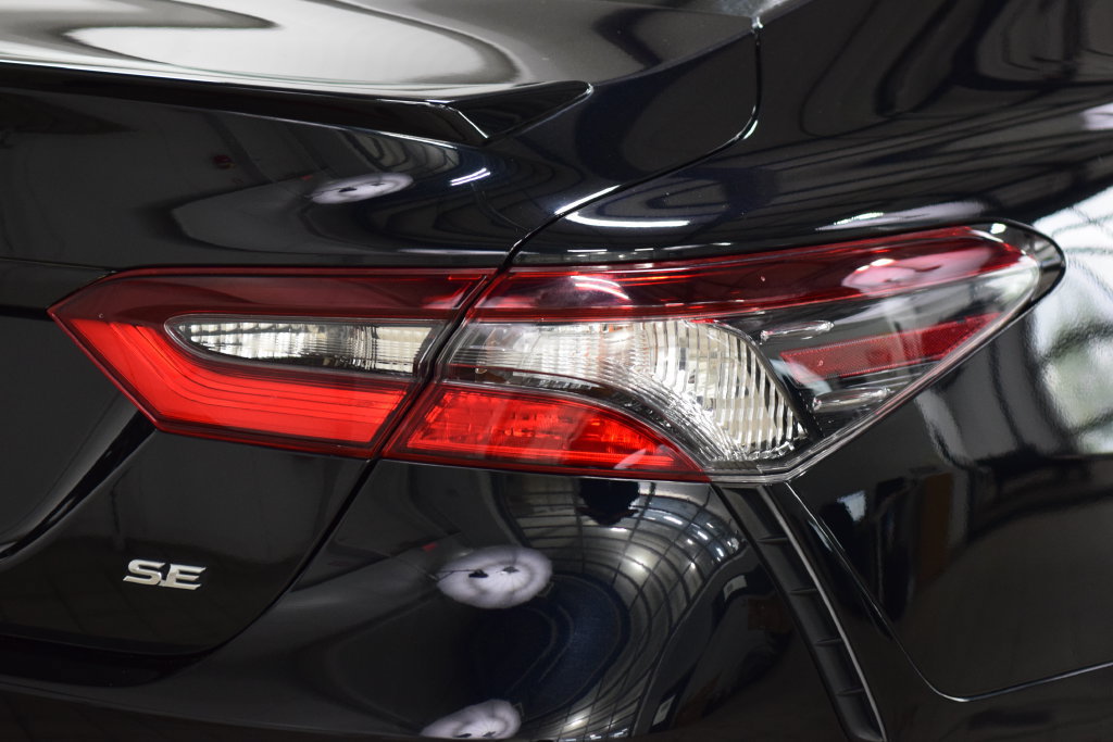 Used 2023 Toyota Camry SE w/ Cold Weather Package FWD image 17