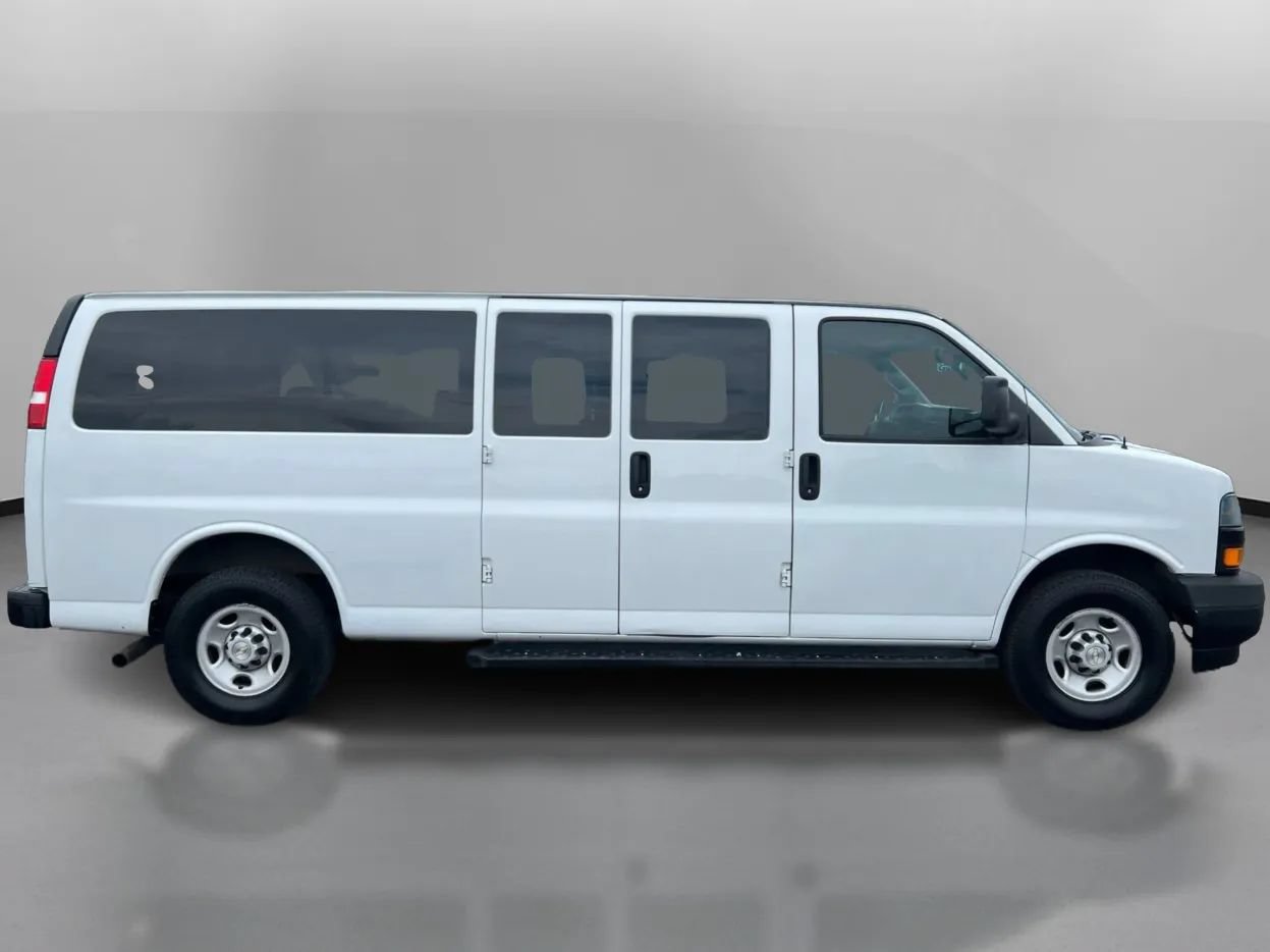 Used 2022 Chevrolet Express 3500 LS RWD image 7