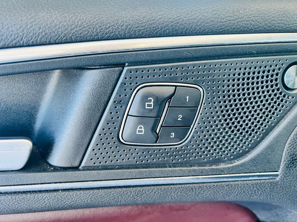 Used 2021 Ford Edge Titanium w/ Equipment Group 301A image 33