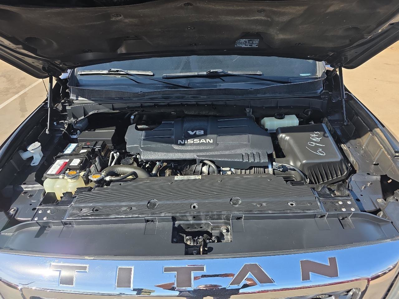 Used 2017 Nissan Titan SV image 25