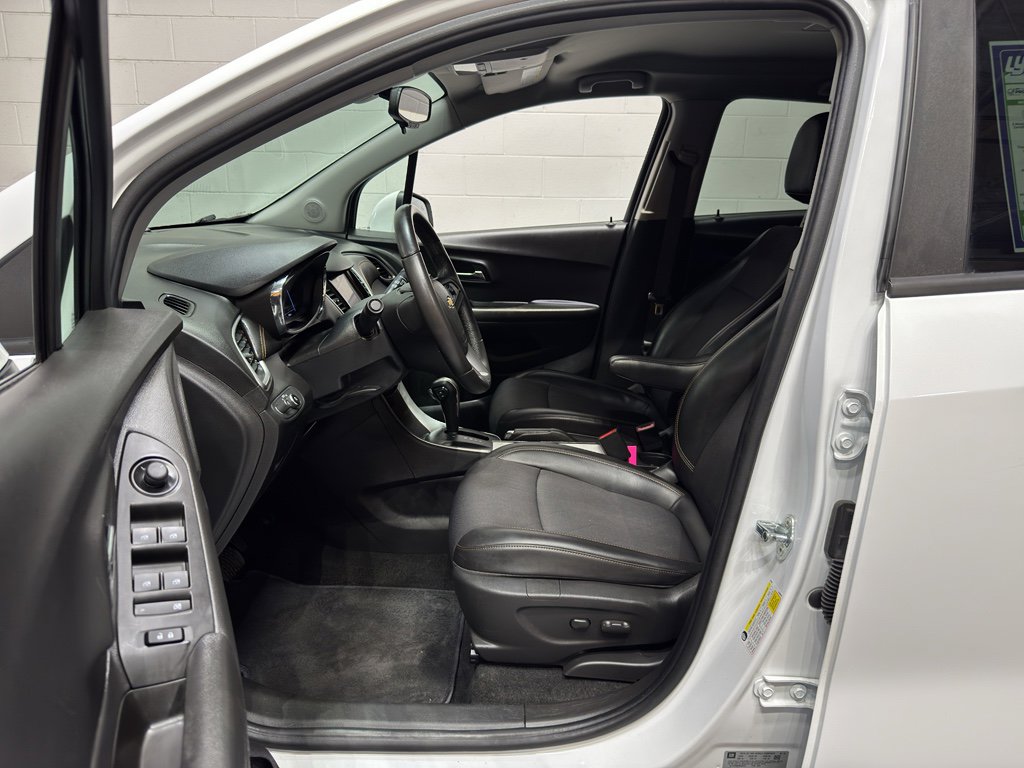 Used 2021 Chevrolet Trax LT w/ Driver Confidence Package image 15