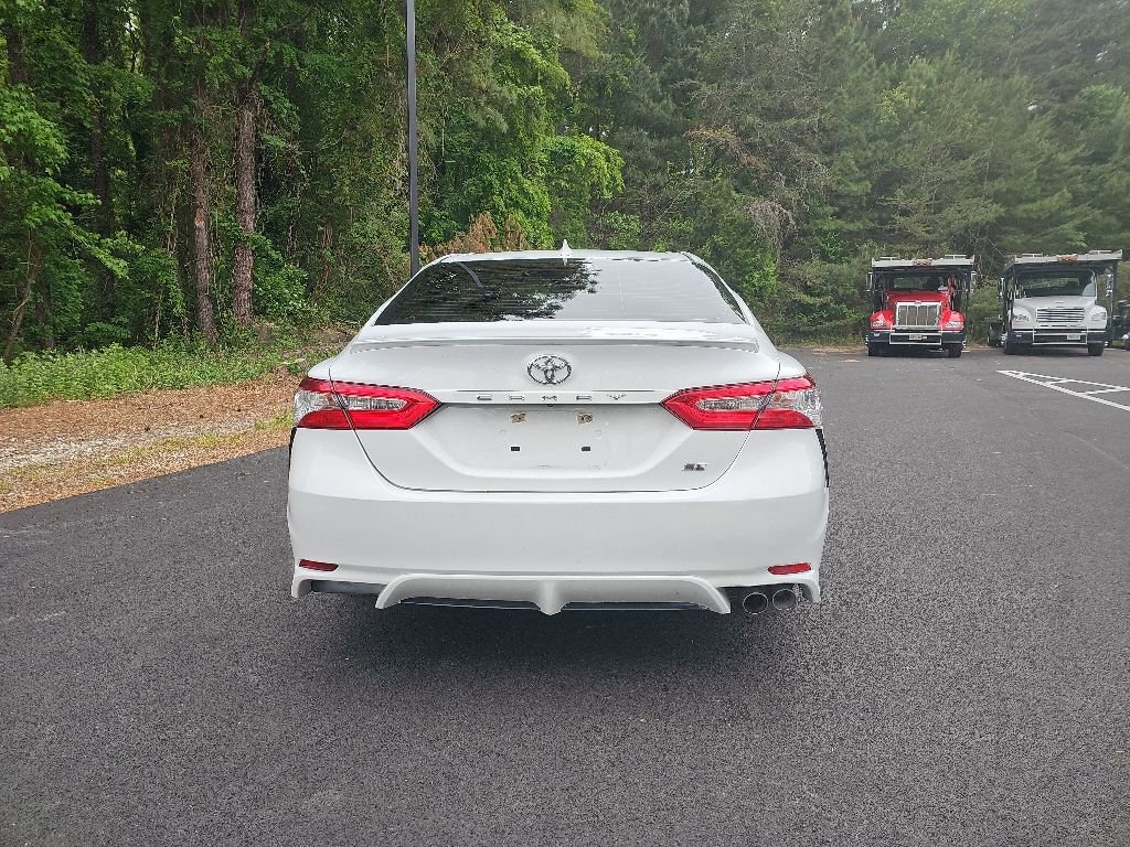 Used 2020 Toyota Camry SE FWD image 6