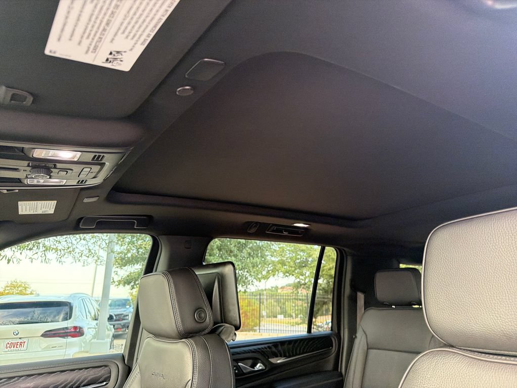 Used 2024 GMC Yukon XL Denali w/ Advanced Technology Package AWD/4WD image 33