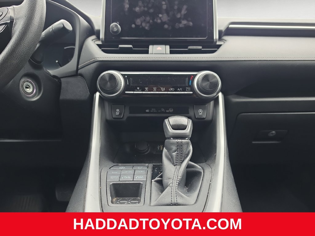 Used 2023 Toyota RAV4 LE AWD/4WD image 12