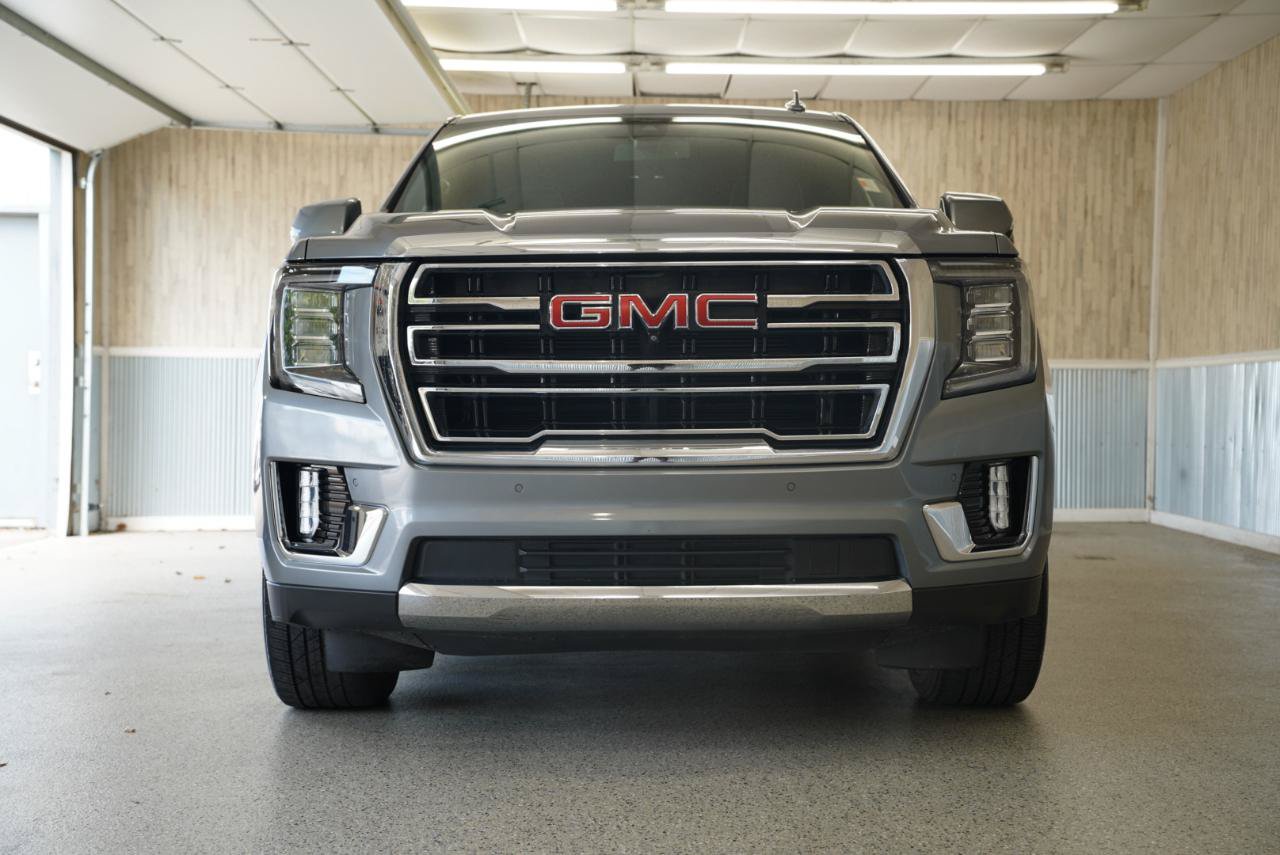 Used 2021 GMC Yukon SLT w/ SLT Luxury Package AWD/4WD image 2