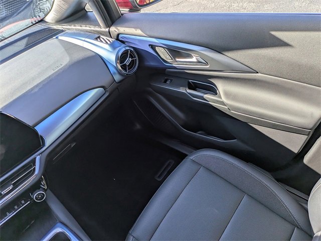 Used 2025 Chevrolet Equinox EV LT w/ Convenience Package image 17