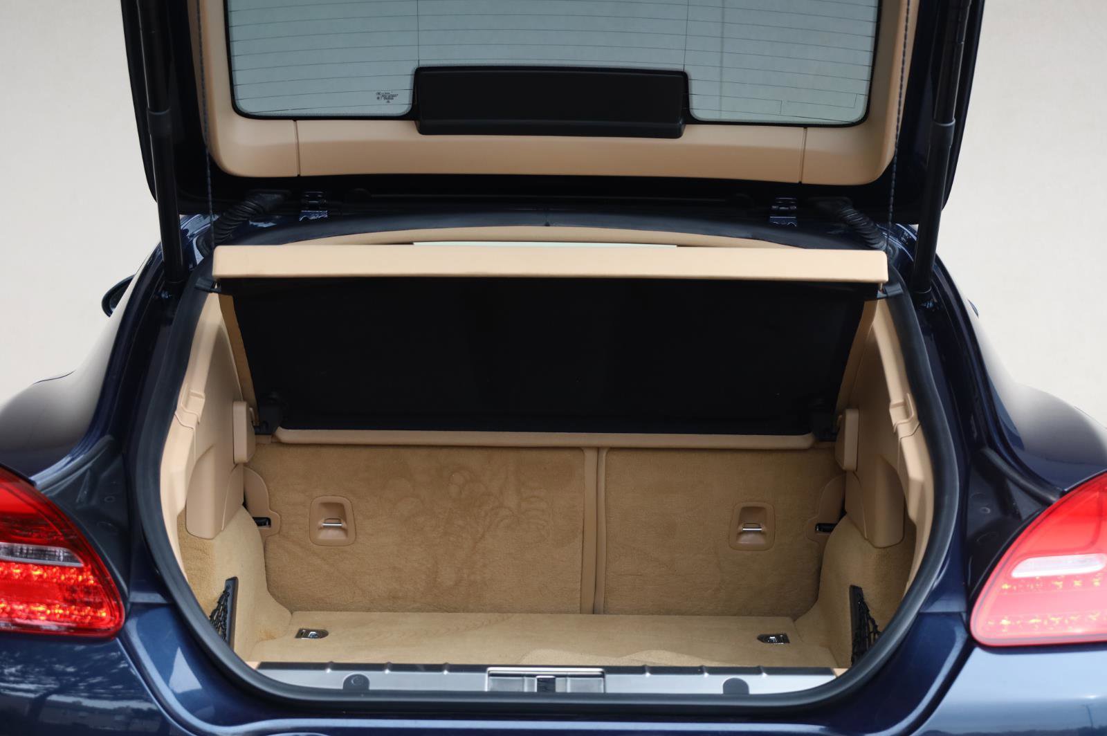 Used 2012 Porsche Panamera 4 image 10