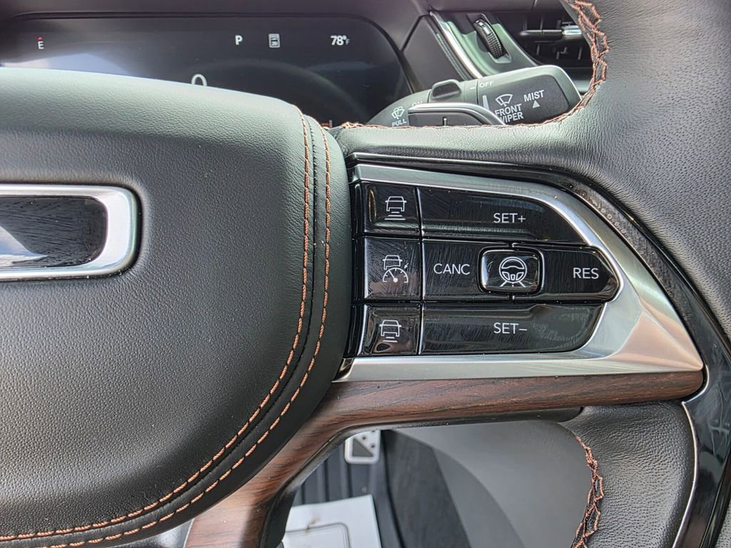 Used 2025 Jeep Grand Cherokee Summit w/ Adv Protech Group IV AWD/4WD image 27