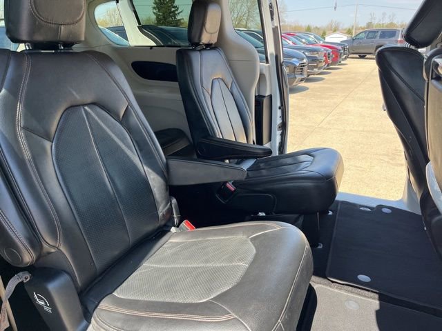 Used 2018 Chrysler Pacifica Touring-L Plus image 20