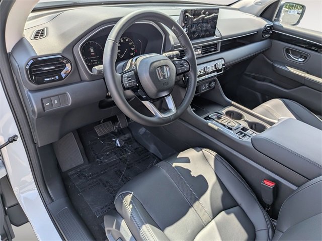 New 2025 Honda Pilot Touring image 11