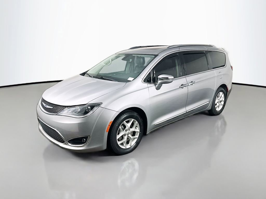 Used 2020 Chrysler Pacifica Limited image 3