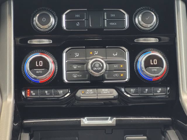Used 2021 GMC Yukon XL Denali w/ Denali Premium Package AWD/4WD image 18