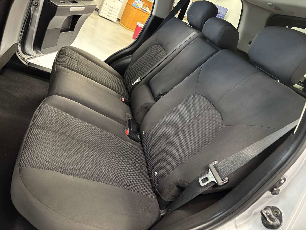 Used 2007 Mitsubishi Endeavor LS image 21