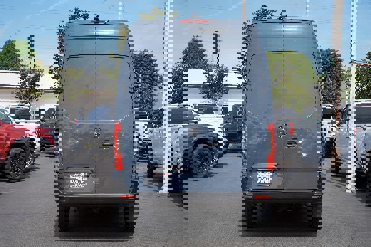 Used 2019 Mercedes-Benz Sprinter 144 image 7