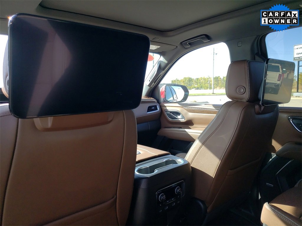 Used 2024 Chevrolet Suburban High Country image 29