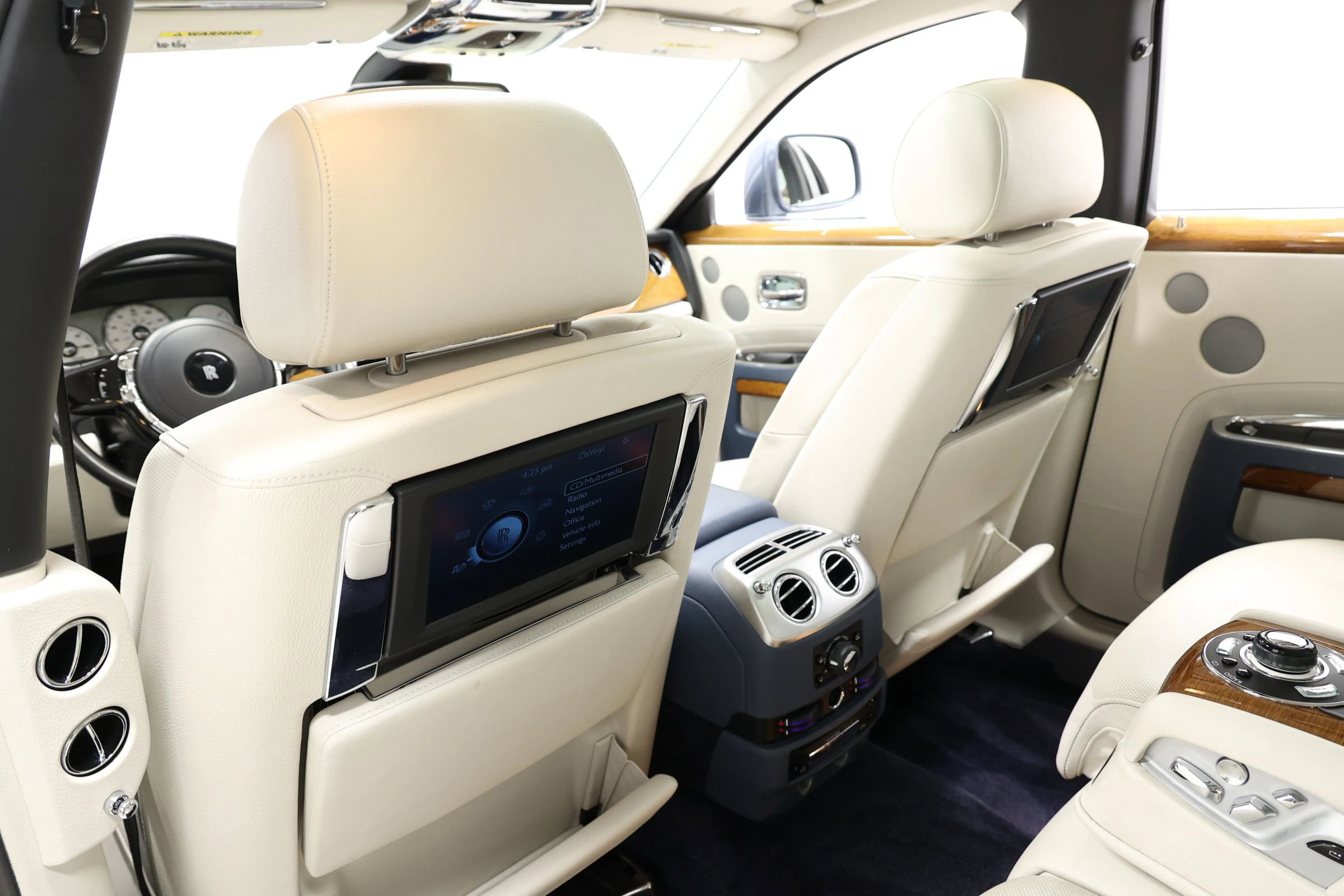 Used 2011 Rolls-Royce Ghost image 49