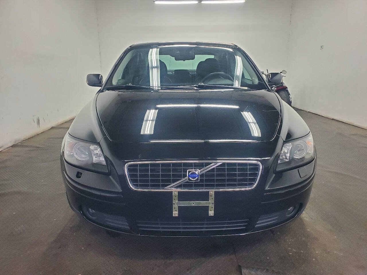 Used 2005 Volvo S40 T5 FWD image 2