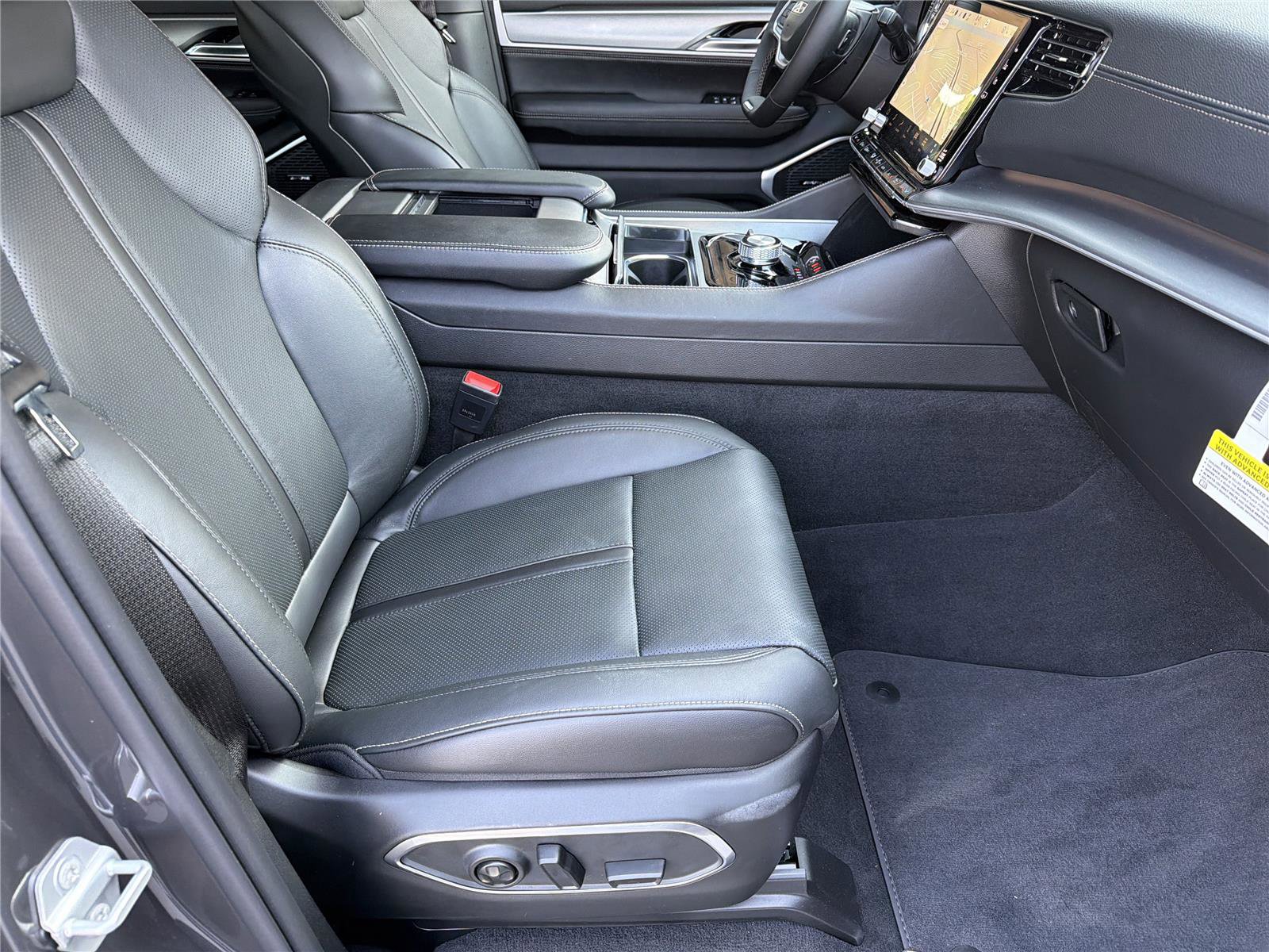 New 2026 Jeep Grand Wagoneer L 4WD w/ Premium Group I image 10