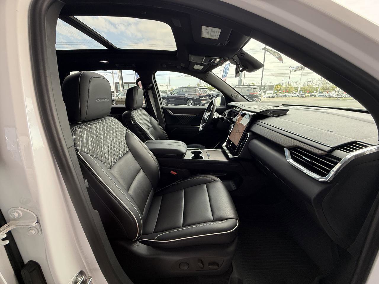 Used 2024 GMC Acadia Denali w/ LPO, Floor Liner Package image 30