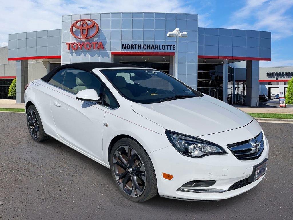 Used 2019 Buick Cascada Premium image 2