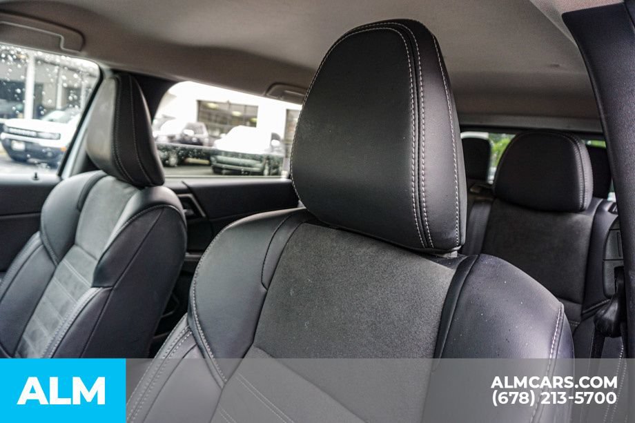 Used 2025 Mitsubishi Outlander SE FWD image 18