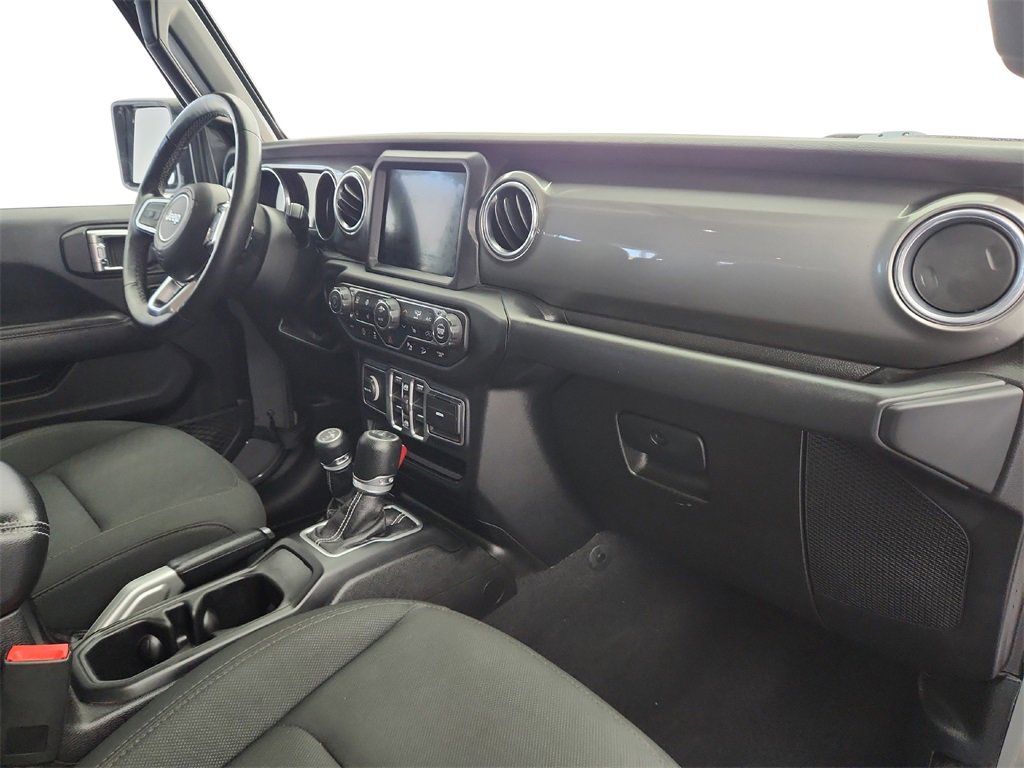 Used 2018 Jeep Wrangler Unlimited Sahara w/ Uconnect 4C Nav & Sound Group image 23