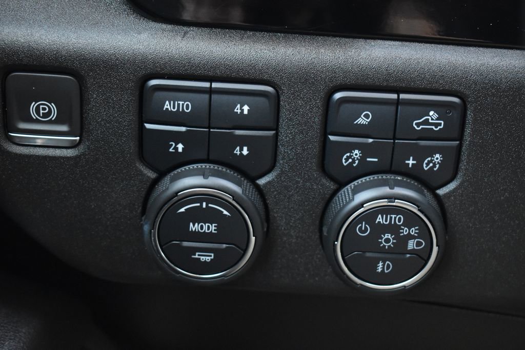 Certified 2024 Chevrolet Silverado 1500 High Country w/ Technology Package AWD/4WD image 19