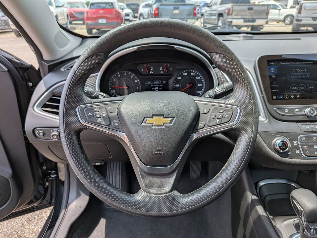 Used 2025 Chevrolet Malibu LT FWD image 14