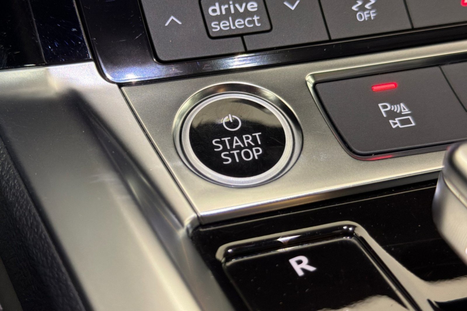 Used 2024 Audi Q8 e-tron Premium AWD/4WD image 20