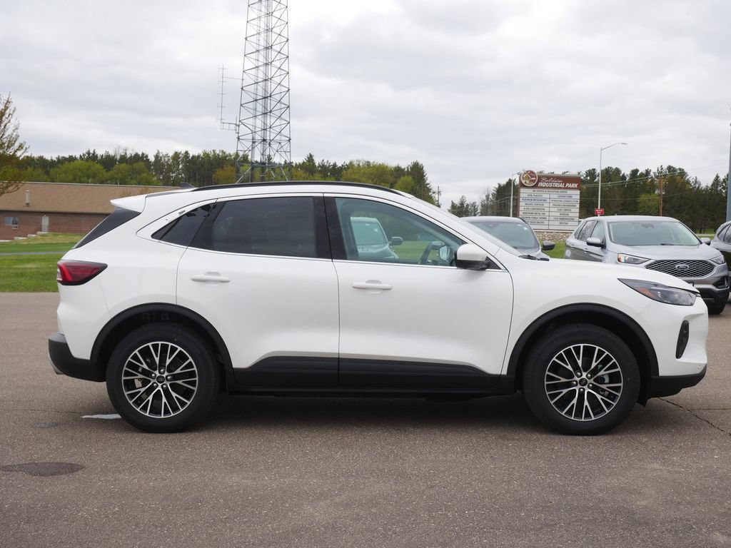 New 2025 Ford Escape SE w/ PHEV Premium Package FWD video 2