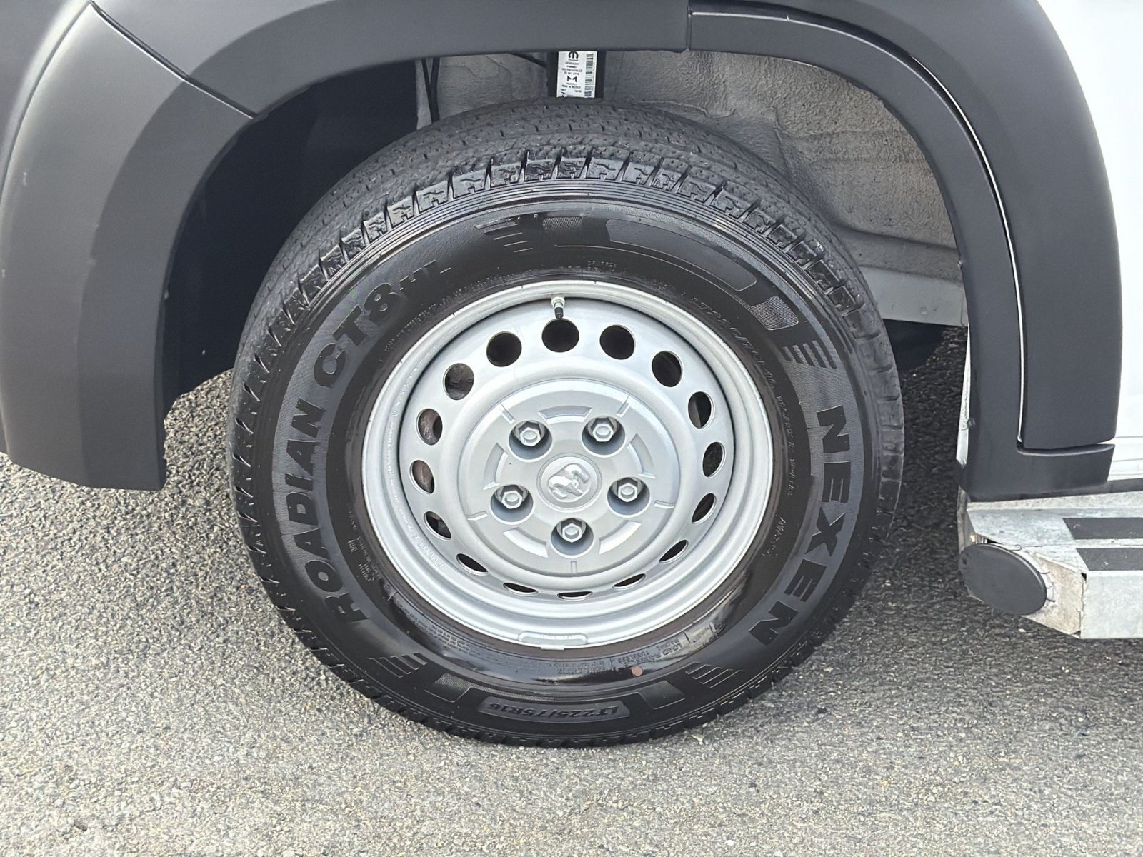 Used 2025 RAM ProMaster 2500 w/ U-Haul Equipment Group FWD image 12
