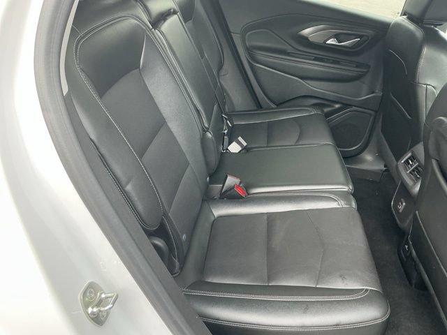 Used 2024 GMC Terrain SLT AWD/4WD image 18
