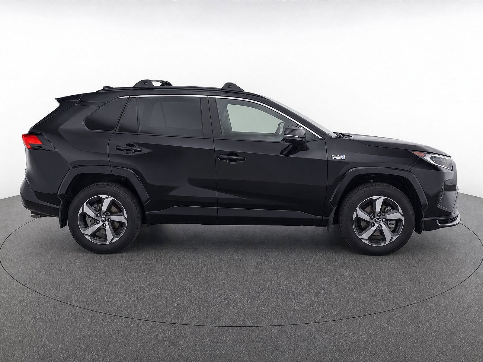 Used 2021 Toyota RAV4 SE w/ Weather & Moonroof Package AWD/4WD image 8