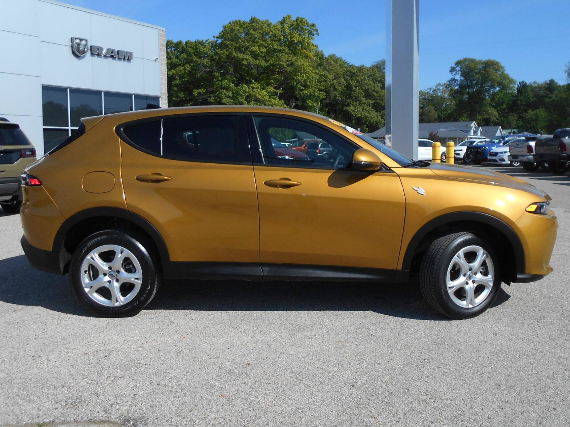 Used 2024 Dodge Hornet GT w/ Cold Weather Group AWD/4WD image 28