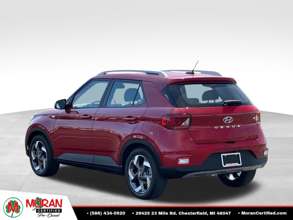 Used 2023 Hyundai Venue Limited FWD image 4