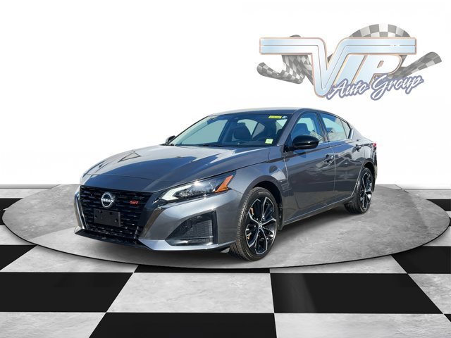 Used 2025 Nissan Altima 2.5 SR image 2