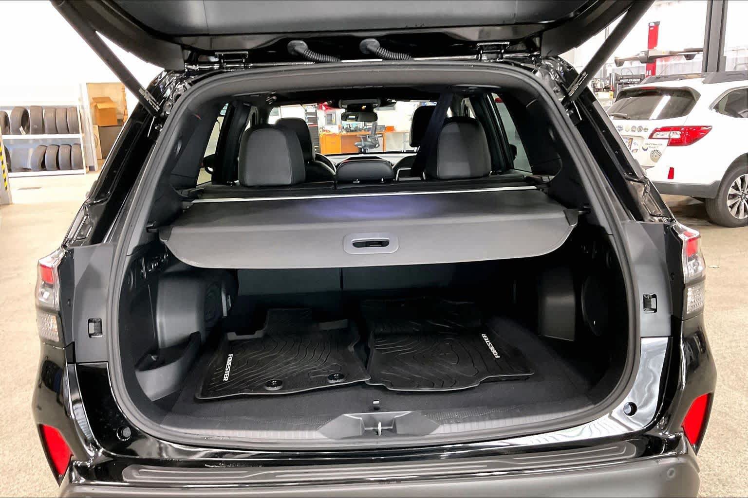 Used 2025 Subaru Forester Limited AWD/4WD image 34