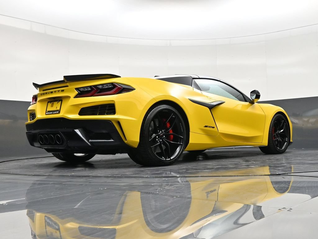 Used 2026 Chevrolet Corvette Z06 RWD image 24