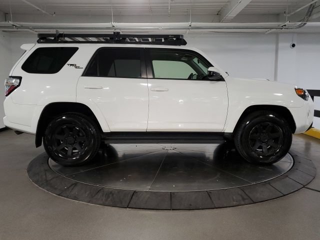 Used 2017 Toyota 4Runner TRD Off-Road AWD/4WD image 10