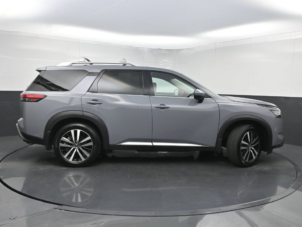 Used 2023 Nissan Pathfinder Platinum AWD/4WD image 47