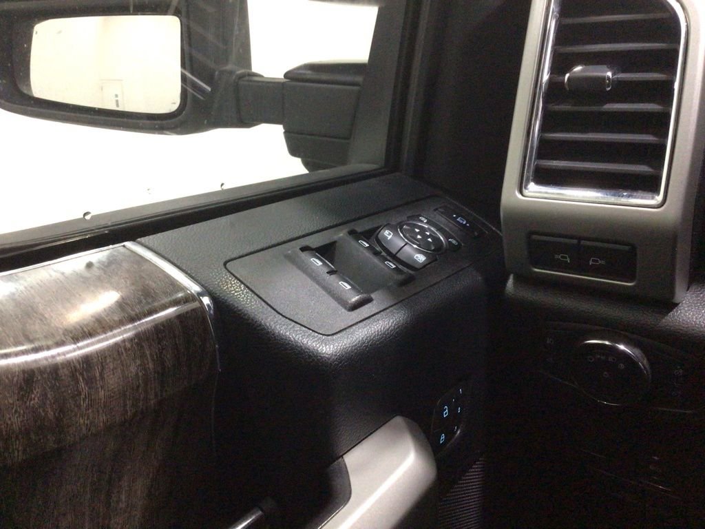Used 2018 Ford F250 Lariat w/ Lariat Ultimate Package image 17