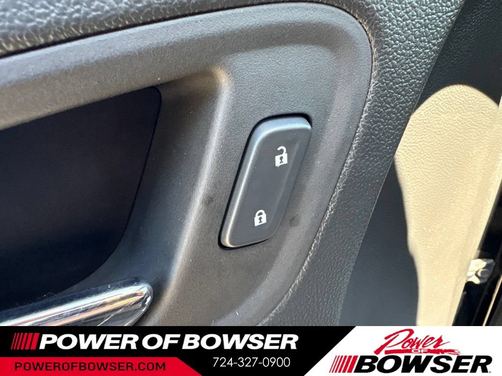 Used 2022 GMC Canyon AT4 w/ Driver Alert Package AWD/4WD image 15